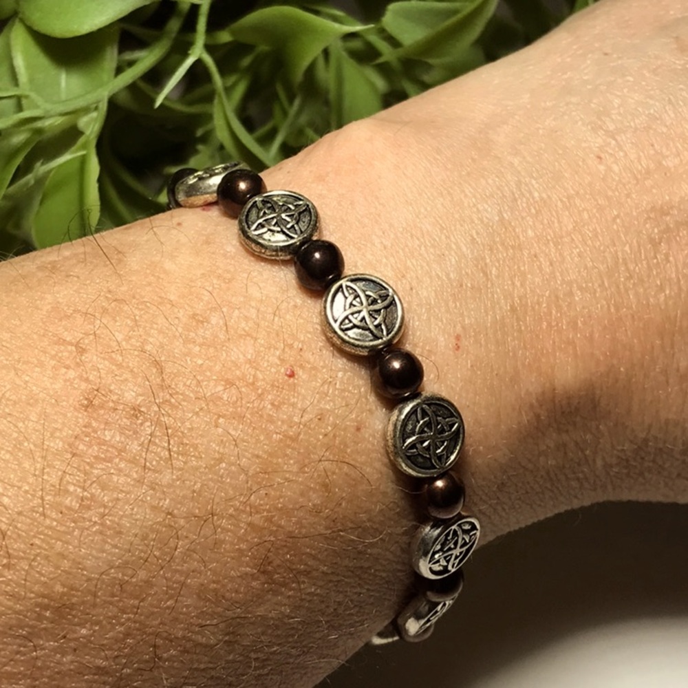 💐 Beautiful Freshwater Pearl and Silver Tone Bead Bracelet 💐